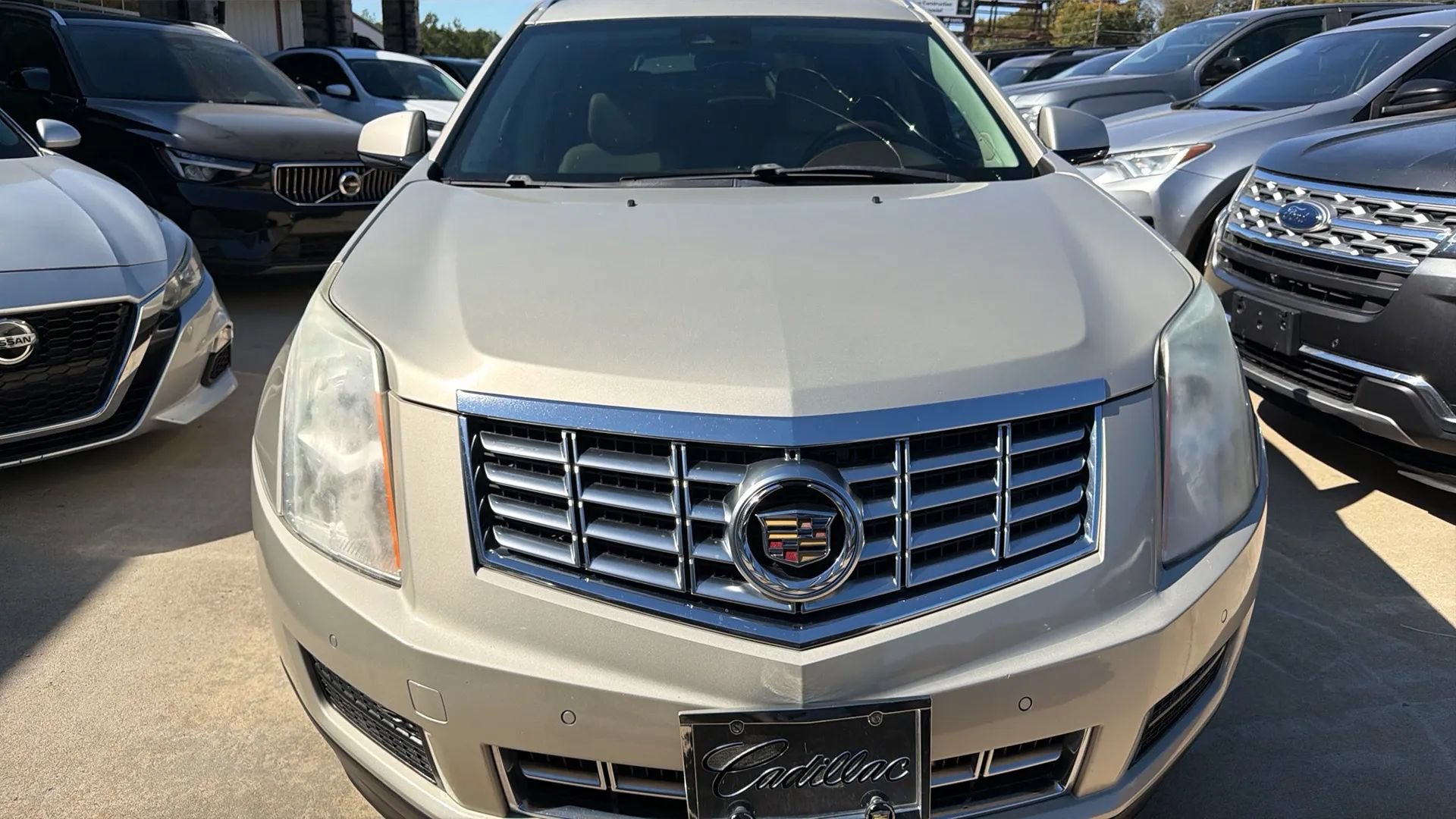 Used 2015 Cadillac SRX Luxury w/ Driver Awareness Package FWD image 2