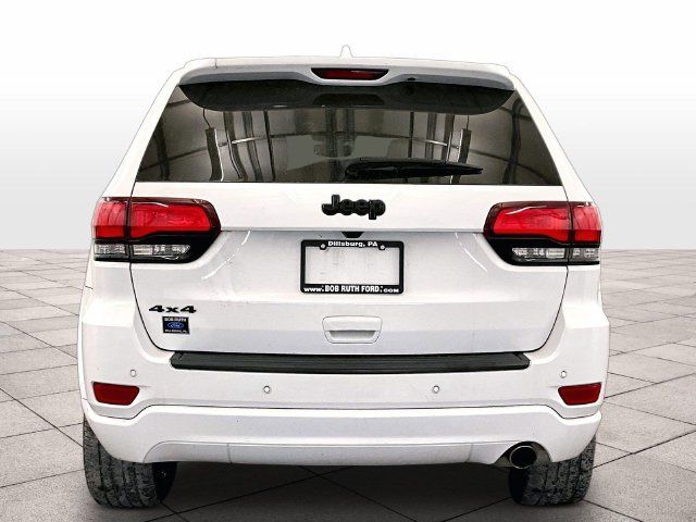 Used 2022 Jeep Grand Cherokee Laredo X AWD/4WD image 4