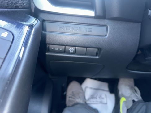 Used 2023 Nissan Rogue S AWD/4WD image 25