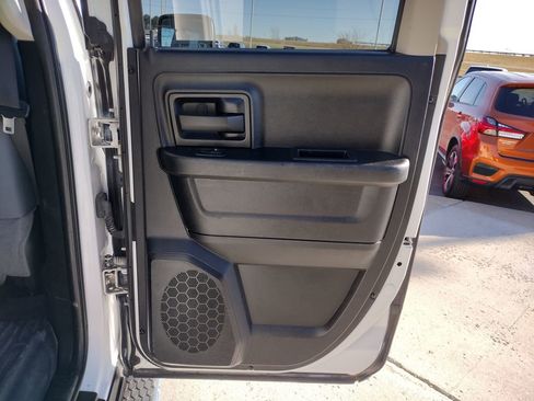 Used 2017 RAM 1500 ST w/ SXT Appearance Group image 20