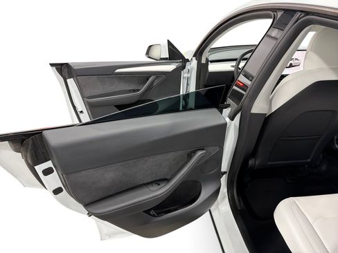 Certified 2023 Tesla Model Y Performance AWD/4WD image 10