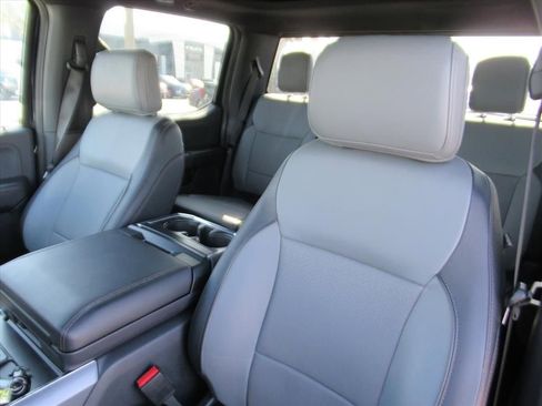 Used 2023 Ford F150 Lightning Lariat w/ Equipment Group 511A High image 19