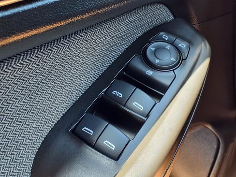 Used 2023 Chevrolet TrailBlazer LT FWD image 12