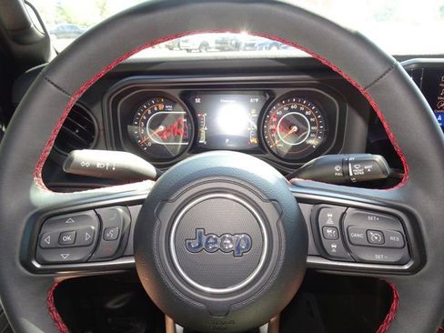 Used 2024 Jeep Gladiator Rubicon image 21