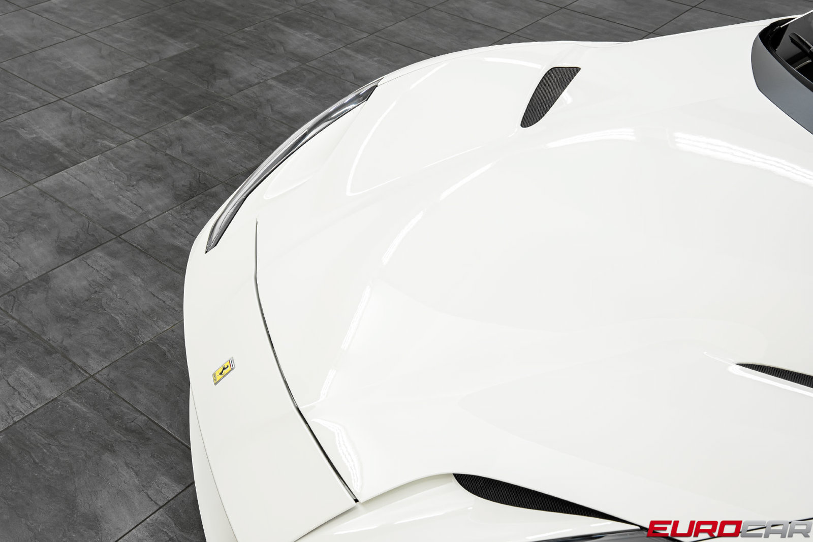 Used 2020 Ferrari 812 Superfast RWD image 9