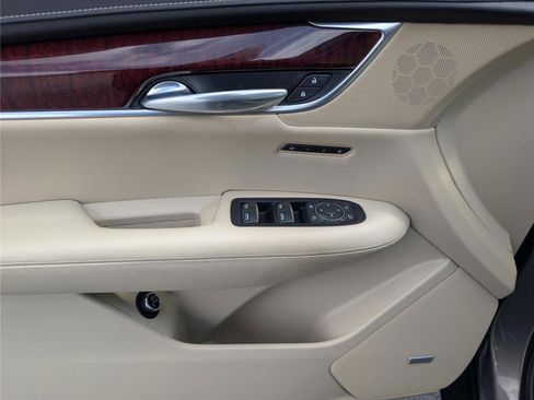 Used 2019 Cadillac XT5 Luxury image 19