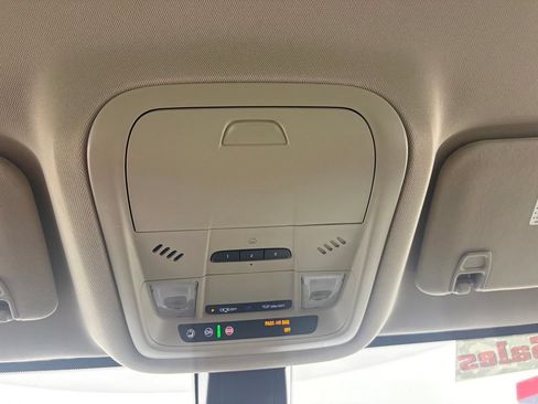 Used 2019 GMC Acadia Denali w/ Technology Package FWD image 34