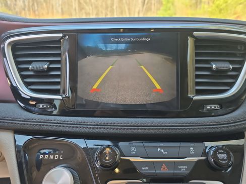 Used 2020 Chrysler Pacifica Limited image 22