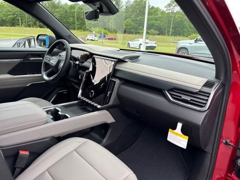 New 2026 GMC Acadia Elevation image 10