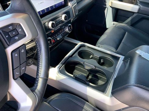 Used 2022 Ford F250 Lariat w/ Lariat Ultimate Package AWD/4WD image 17