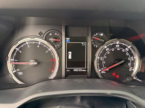 Used 2022 Toyota 4Runner TRD Off-Road Premium w/ Moonroof Package AWD/4WD image 14