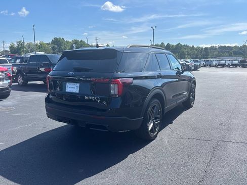 New 2026 Ford Explorer ST-Line w/ ST-Line Street Pack RWD image 5