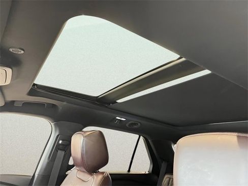 Used 2022 Ford Explorer Platinum w/ Equipment Group 601A image 23