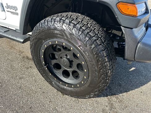Used 2021 Jeep Wrangler Sport image 19