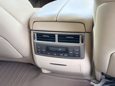 Used 2015 Lexus LX 570 4WD image 18