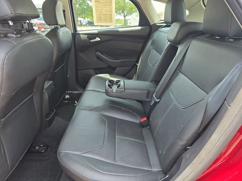 Used 2015 Ford Focus SE w/ Equipment Group 201A FWD image 14