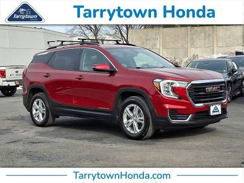 Used 2022 GMC Terrain SLE w/ Driver Convenience Package image 1