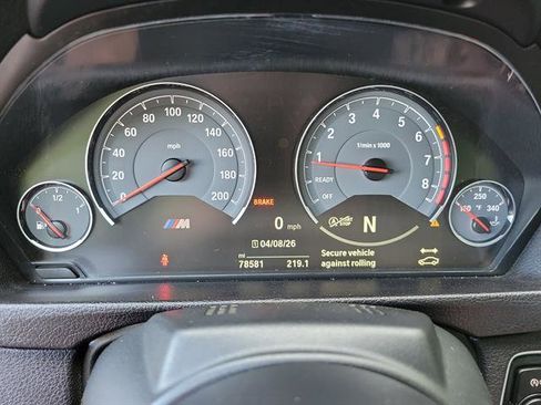 Used 2016 BMW M4 Convertible image 18