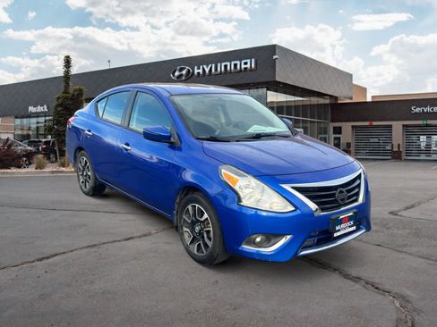 Used 2015 Nissan Versa SL image 7