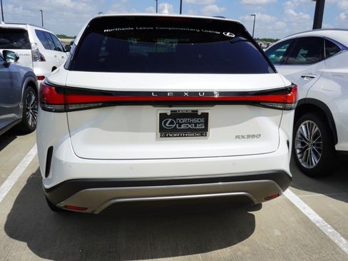 Used 2025 Lexus RX 350 Premium w/ Accessory Package (Z1) FWD image 6