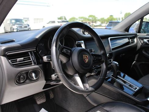 Used 2023 Porsche Macan Turbo AWD/4WD image 2