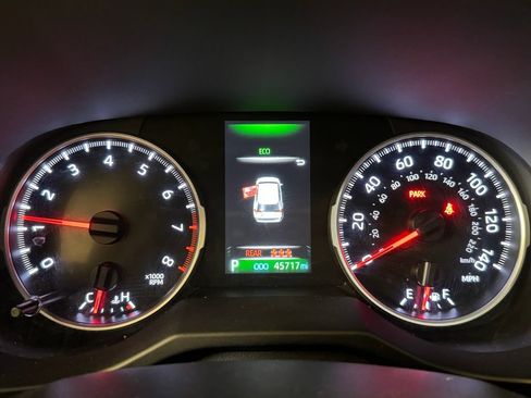 Used 2022 Toyota RAV4 LE AWD/4WD image 10