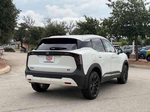 Used 2025 Nissan Kicks SR FWD image 5
