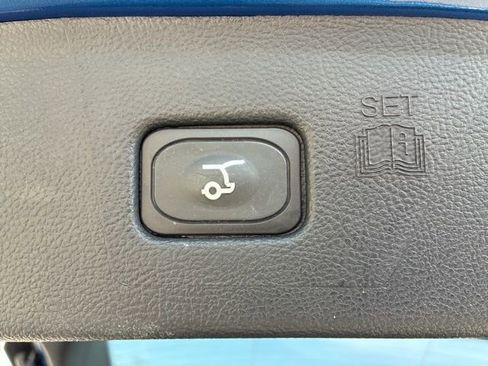 Used 2024 Ford Edge SEL w/ Convenience Package AWD/4WD image 8