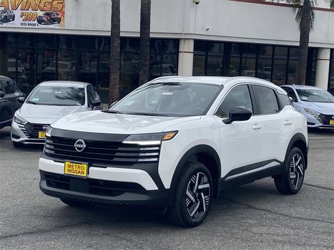 New 2026 Nissan Kicks SV image 4