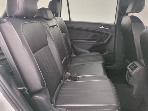 Used 2022 Volkswagen Tiguan SE R-Line FWD image 24