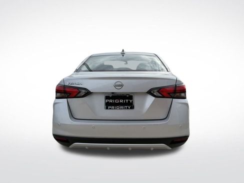 New 2025 Nissan Versa SV image 3