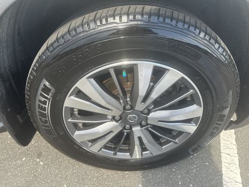 Used 2020 Nissan Pathfinder S AWD/4WD image 31