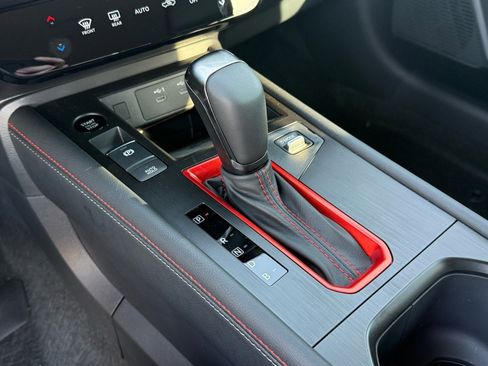 New 2025 Nissan Kicks SR image 28