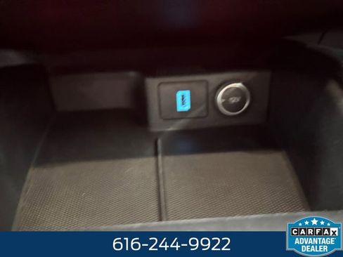 Used 2020 Ford Escape SE image 16