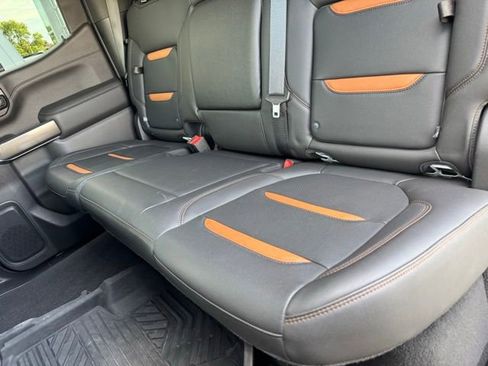 Used 2020 GMC Sierra 1500 AT4 w/ AT4 Premium Package AWD/4WD image 7