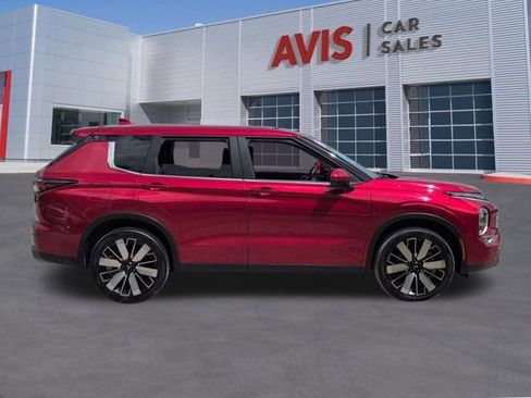 Used 2025 Mitsubishi Outlander SE FWD image 5