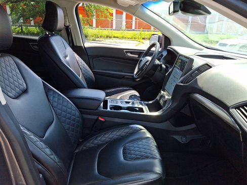 Used 2024 Ford Edge Titanium AWD/4WD image 12