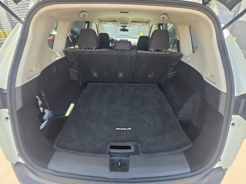 Used 2021 Nissan Rogue SV FWD image 16