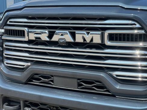 Used 2025 RAM 2500 Laramie AWD/4WD image 35