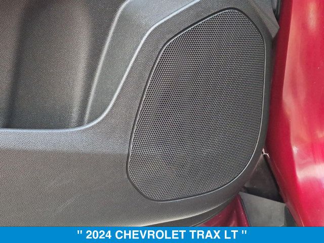 Used 2024 Chevrolet Trax LT w/ Driver Confidence Package FWD image 12
