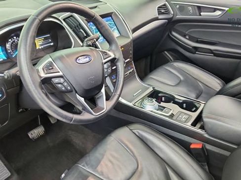 Used 2020 Ford Edge Titanium w/ Equipment Group 301A FWD image 20