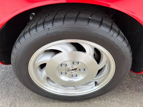 Used 1994 Chevrolet Corvette Coupe RWD image 33
