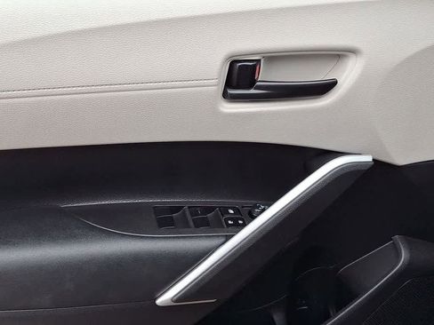 Used 2022 Toyota Corolla Cross LE image 10