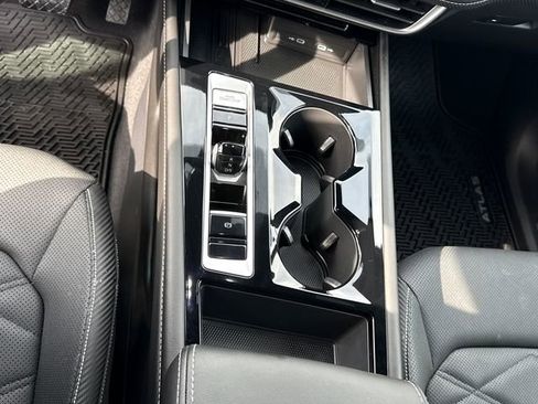 Certified 2025 Volkswagen Atlas Cross Sport SE w/ Panoramic Sunroof Package image 21