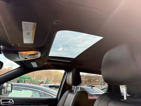 Used 2020 Jeep Grand Cherokee Limited image 15