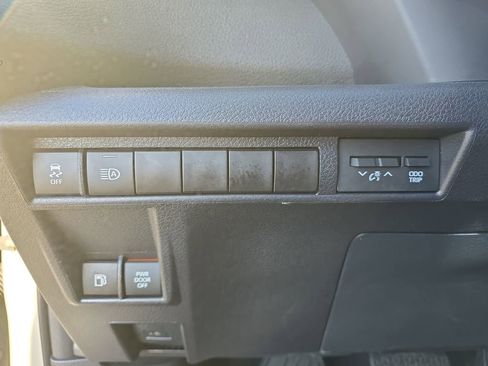 Used 2025 Toyota Sienna XSE image 28