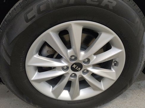Used 2019 Kia Sorento L FWD image 31
