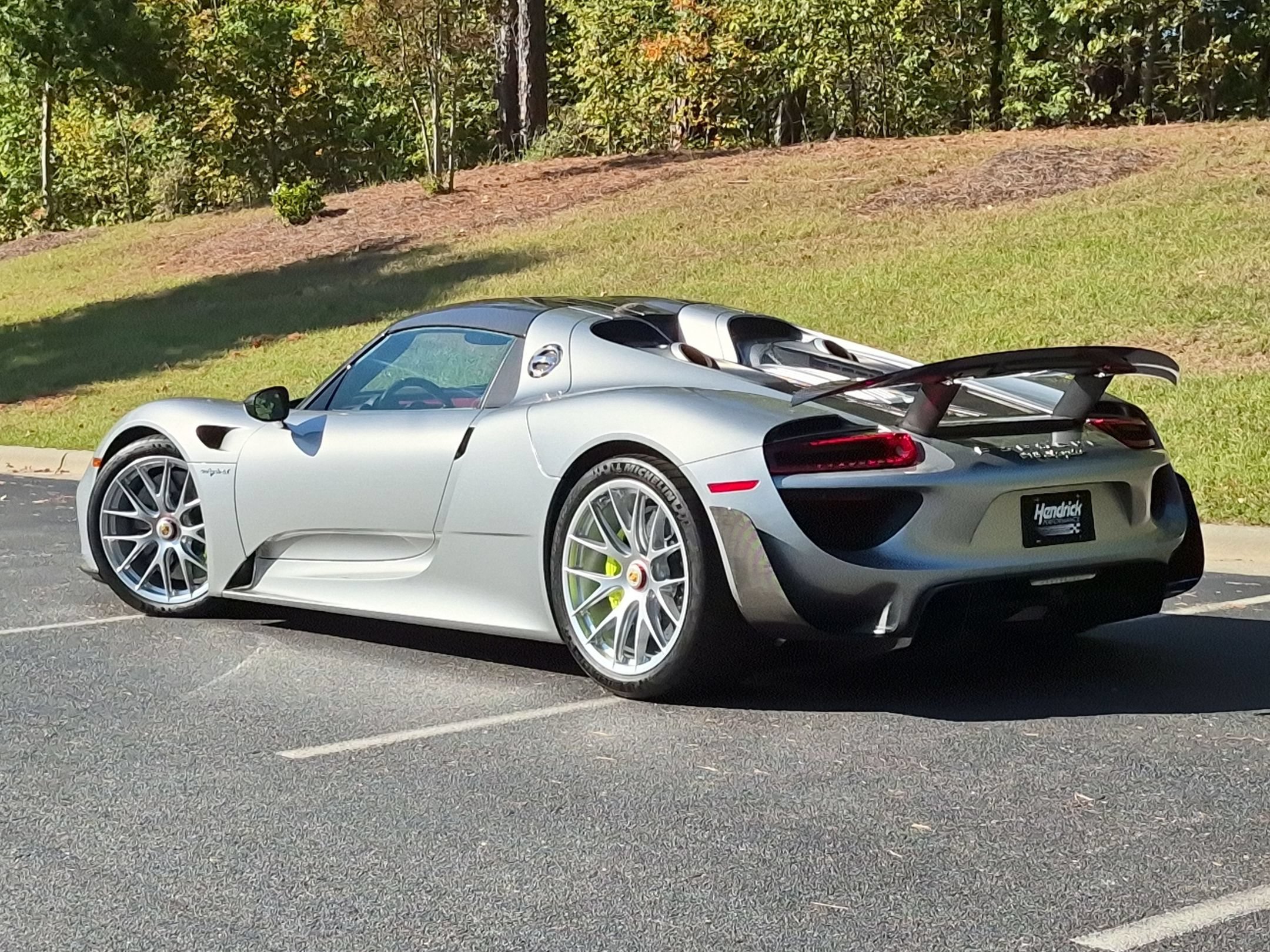 Used 2015 Porsche 918 Spyder AWD/4WD image 3