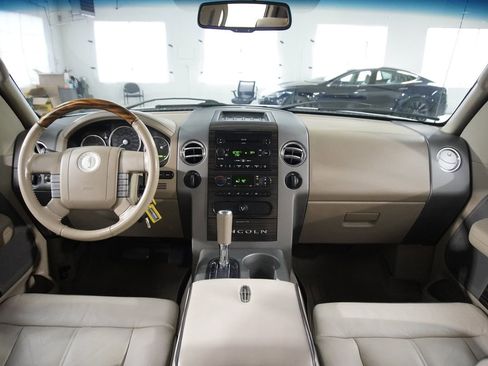 Used 2007 Lincoln Mark LT 4x4 image 10