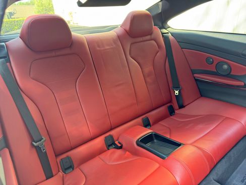 Used 2018 BMW M4 Coupe RWD image 35